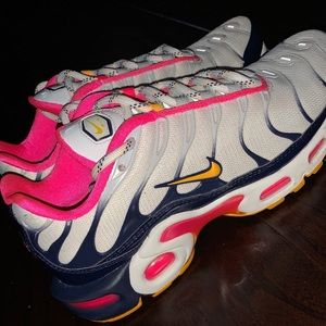 WMNS AIR MAX PLUS PRM